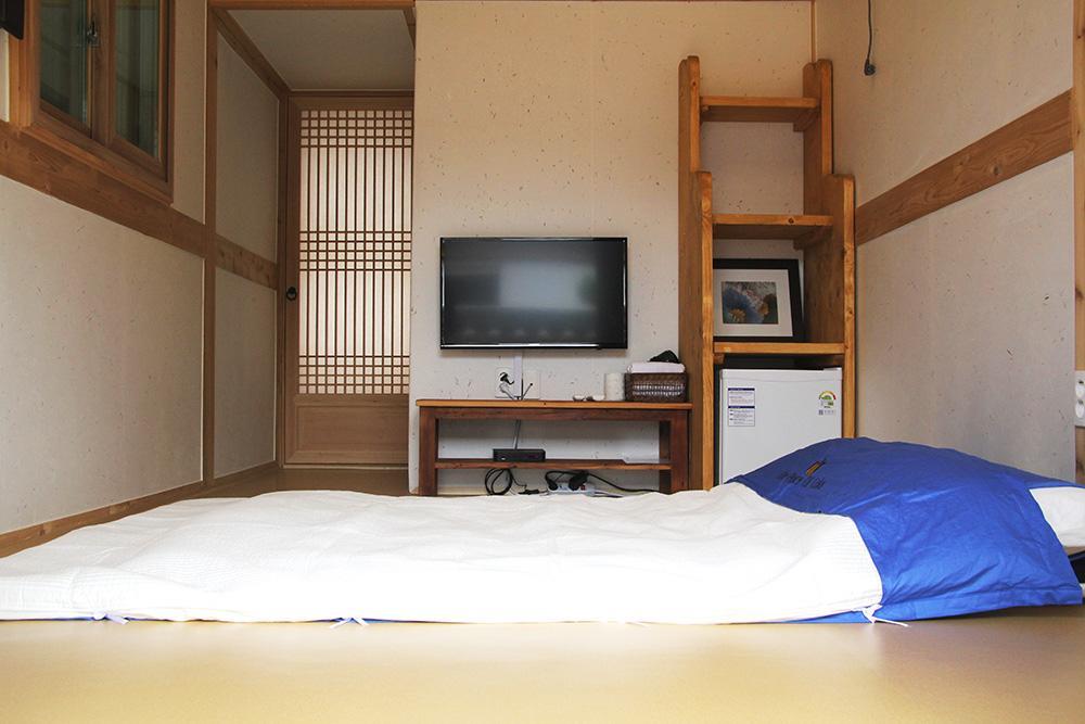 Yeonwoodang Guesthouse Csondzsu Kültér fotó