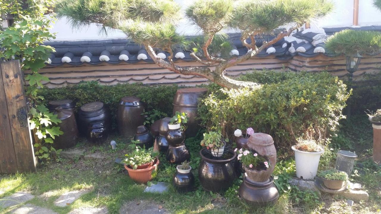 Yeonwoodang Guesthouse Csondzsu Kültér fotó